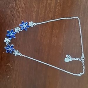 Flower blue necklace